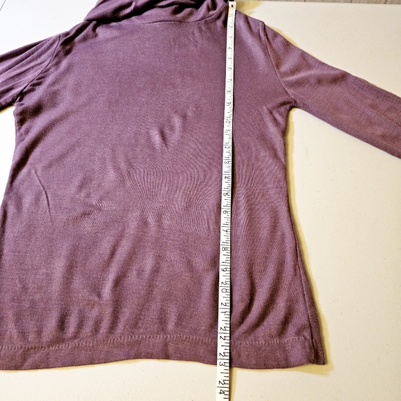 Vintage 80s Lavender Turtleneck Acrylic Medium - Picture 8 of 11